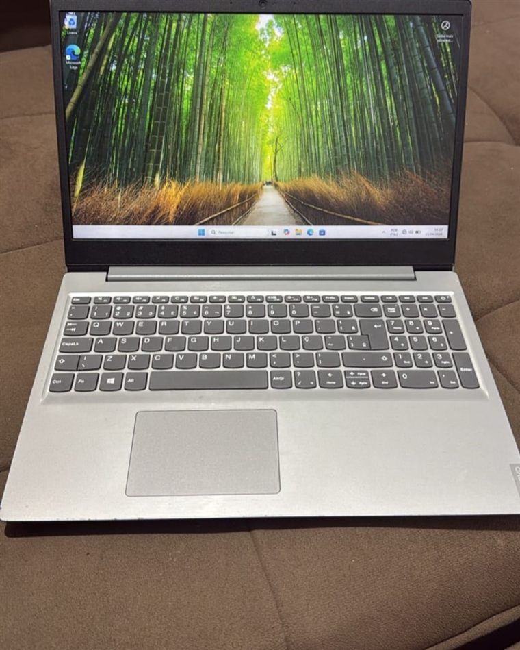 Notebook Lenovo reparado e funcionando
